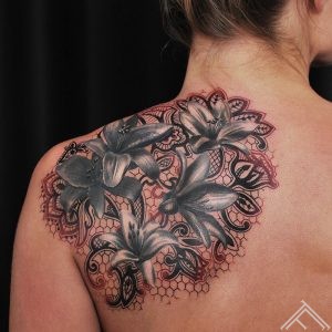 lily-lillijas-flowers-ziedi-tattoo-tetovejums-tattoofrequency-studija-salons-riga-art-martinssilins-maksla