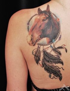 martinssilins-horse-tattoo-zirgs-tattoofrequency-dreamcatcher-feather-spalvas-sapnukerajs-riga-art-maksla
