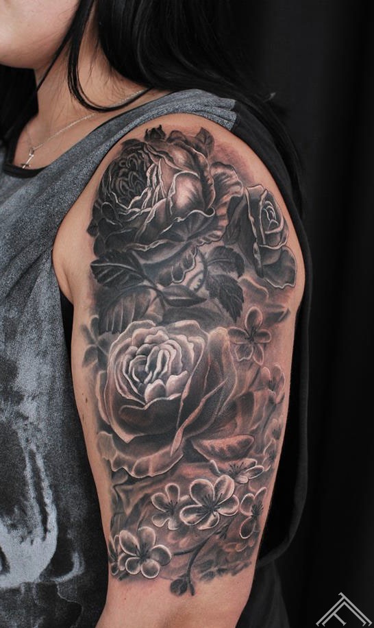 peonijas-peony-ziedi-pukes-flowers-tattoo-tetovejums-tattoofrequency-studija-salons-riga-art-martinssilins-maksla