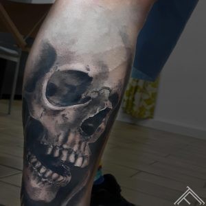 skull-tattoo-tetovejums--riga-tattoofrequency-johnlogan