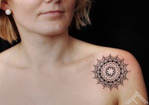small-mandala-tattoo-tetovejums-tattoofrequency-studija-salons-riga-art-martinssilins-maksla