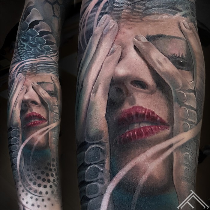 woman-portrait-sievietes-portrets-giger-svesie-organica-tattoo-tattoofrequency-riga-tetovejums-maksla-art-marispavlo-instagram