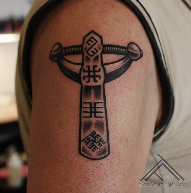 1-martinssilins-tattoo-tattoofrequency-art-riga-latviesuzimes-latviesu-latvija-simbols-symbol-latviansymbol-studija-salons-tetovesana-jumis-auseklis