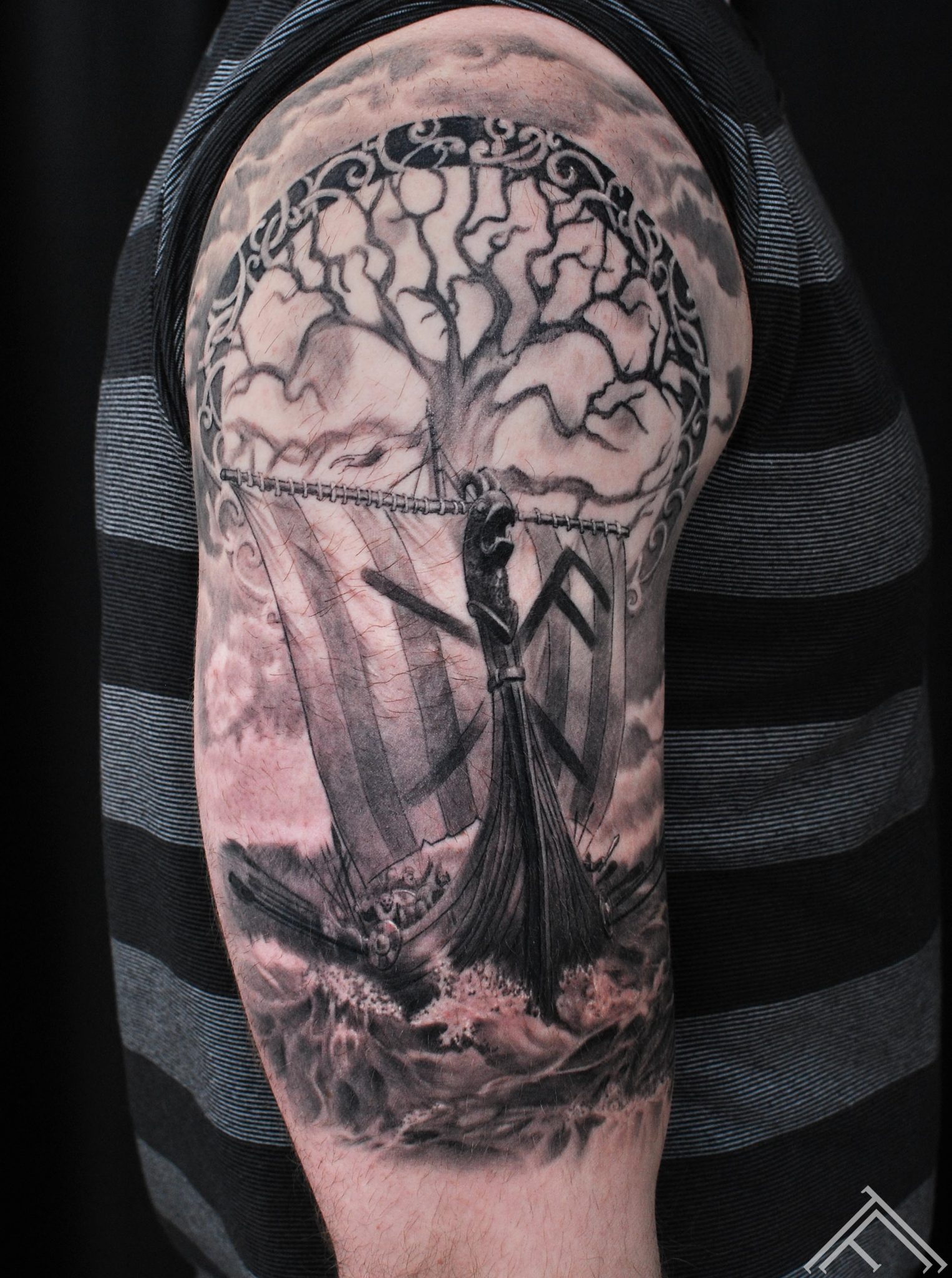 janisandersons-kugis-ship-tattoo-tetovejums-art-tattoofrequency-symbol-vikings-ar udenszimi-fb-m.lapa