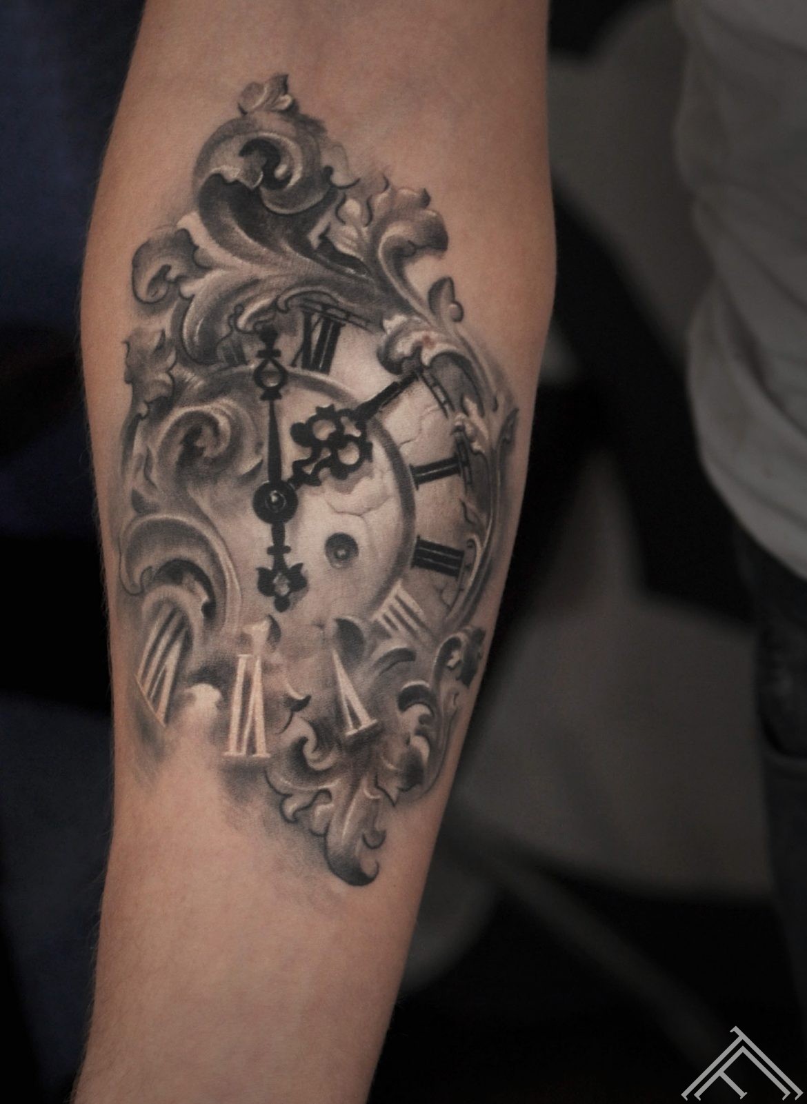 baroque_clock_watch_tattoo_marispavlo_art_tattoofrequency_riga_normal