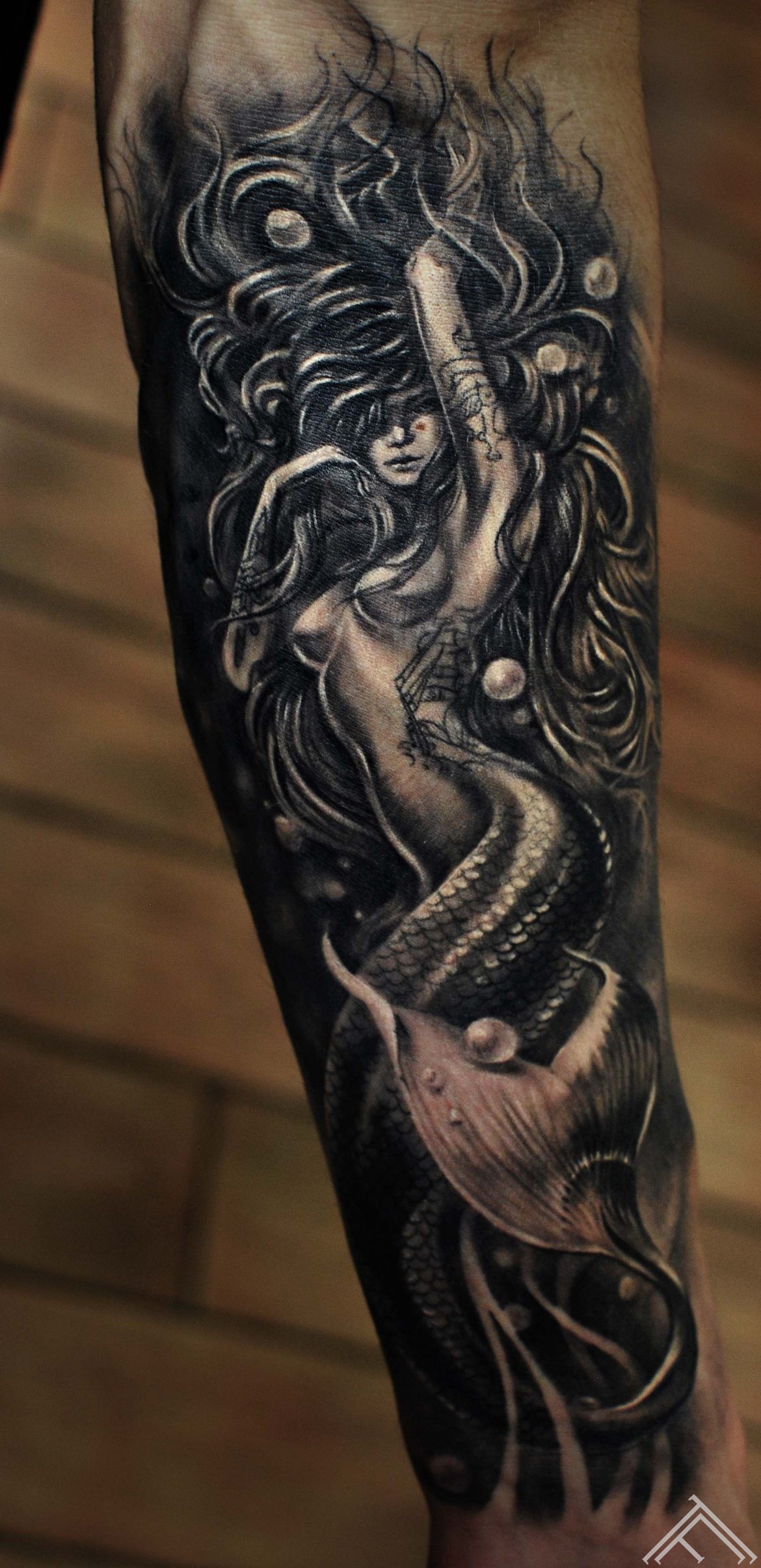sexy-Mermaid-tattoo-tattoofrequency-marispavlo