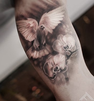 dove-orchids-orhidejas-ziedi-balodis-tattoo-tetovejums-riga-latvija-tattoofrequency