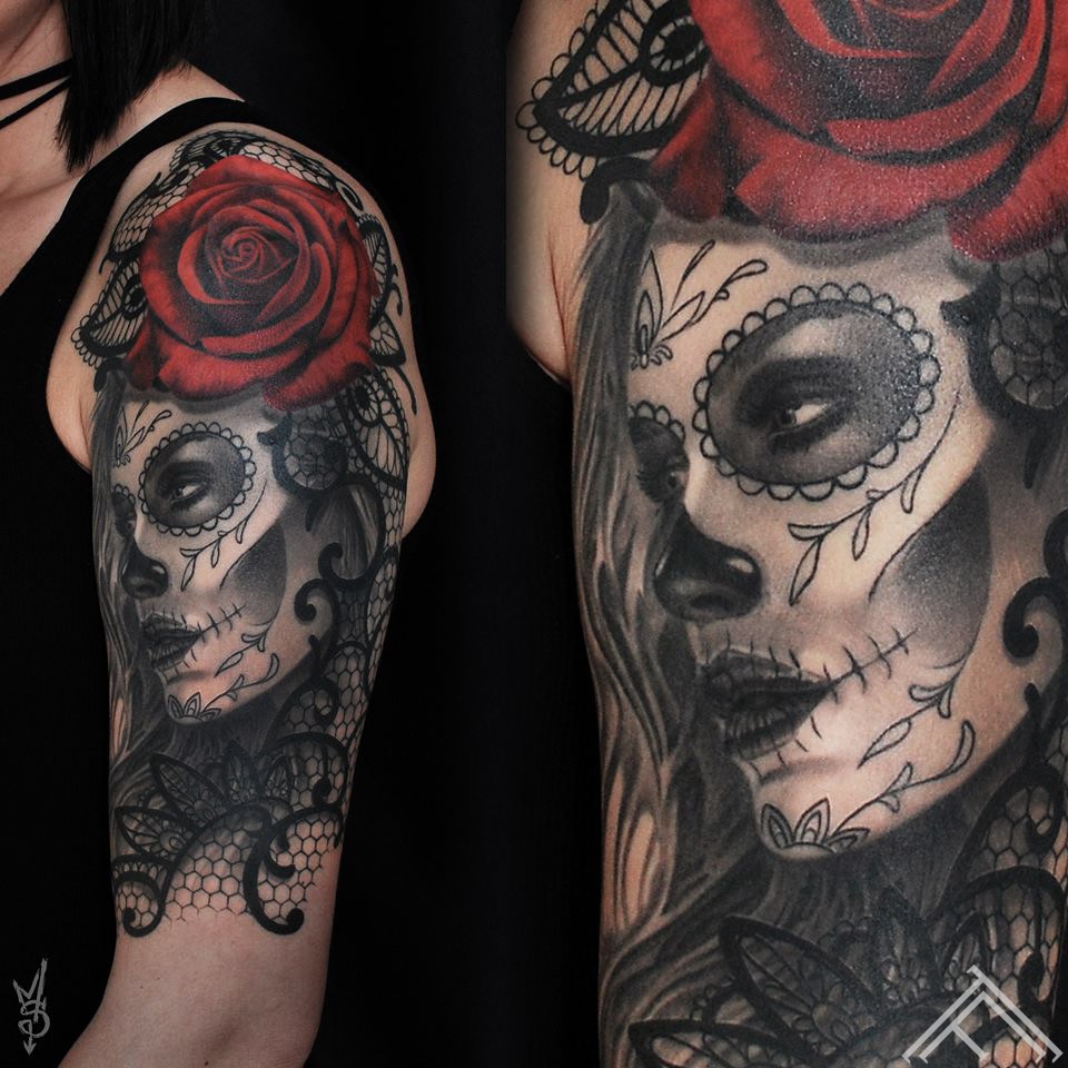 muerte-roze-lace-rose-mezgines-tattoo-portrait-tattoofrequency-riga-art