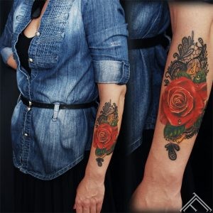 rose_lace_tattoo_tattoofrequency_martins_riga--tattoo-tetovejums-tattoofrequency-studija-salons-riga-art-martinssilins-maksla
