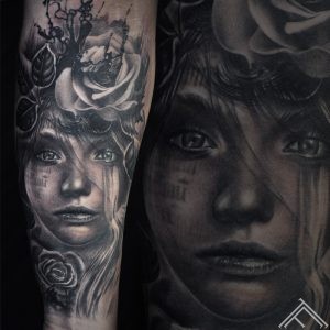 woman-portrait-tattoo-tattoofrequency-rose-ink-splash-brushstroke-marispavlo-instagram