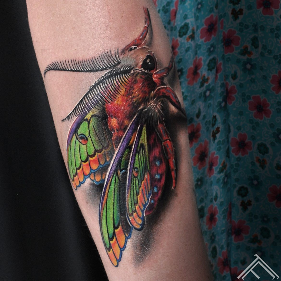 meadow-flowers-tattoo-tattoofrequency-marispavlo-riga-close up