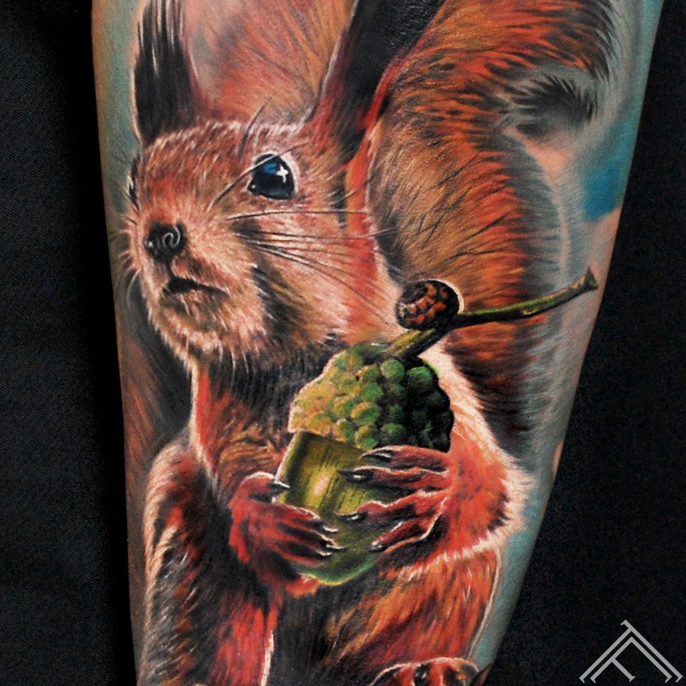 squirrel-animal-vavere-tattoo-tetovejums-tattoofrequency-riga-close up