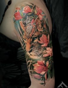 tiger-crown-princess-flowers-tetovejums-marispavlo-art-tattoofrequency-magnolia-zieds-magnolija-fb