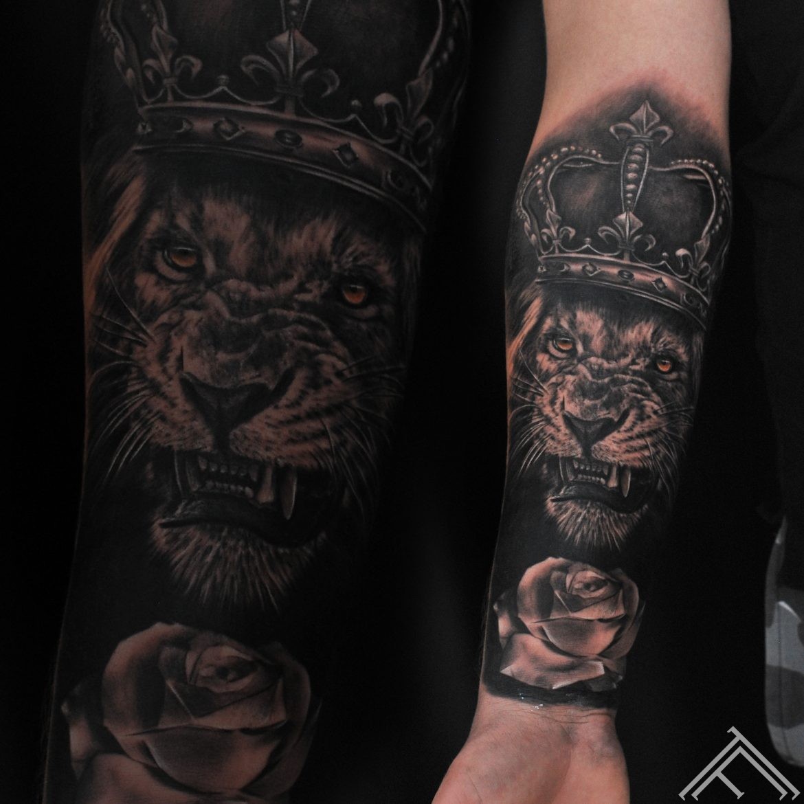 janisanderson-tattoo-lion-tattoofrequency-bezudz